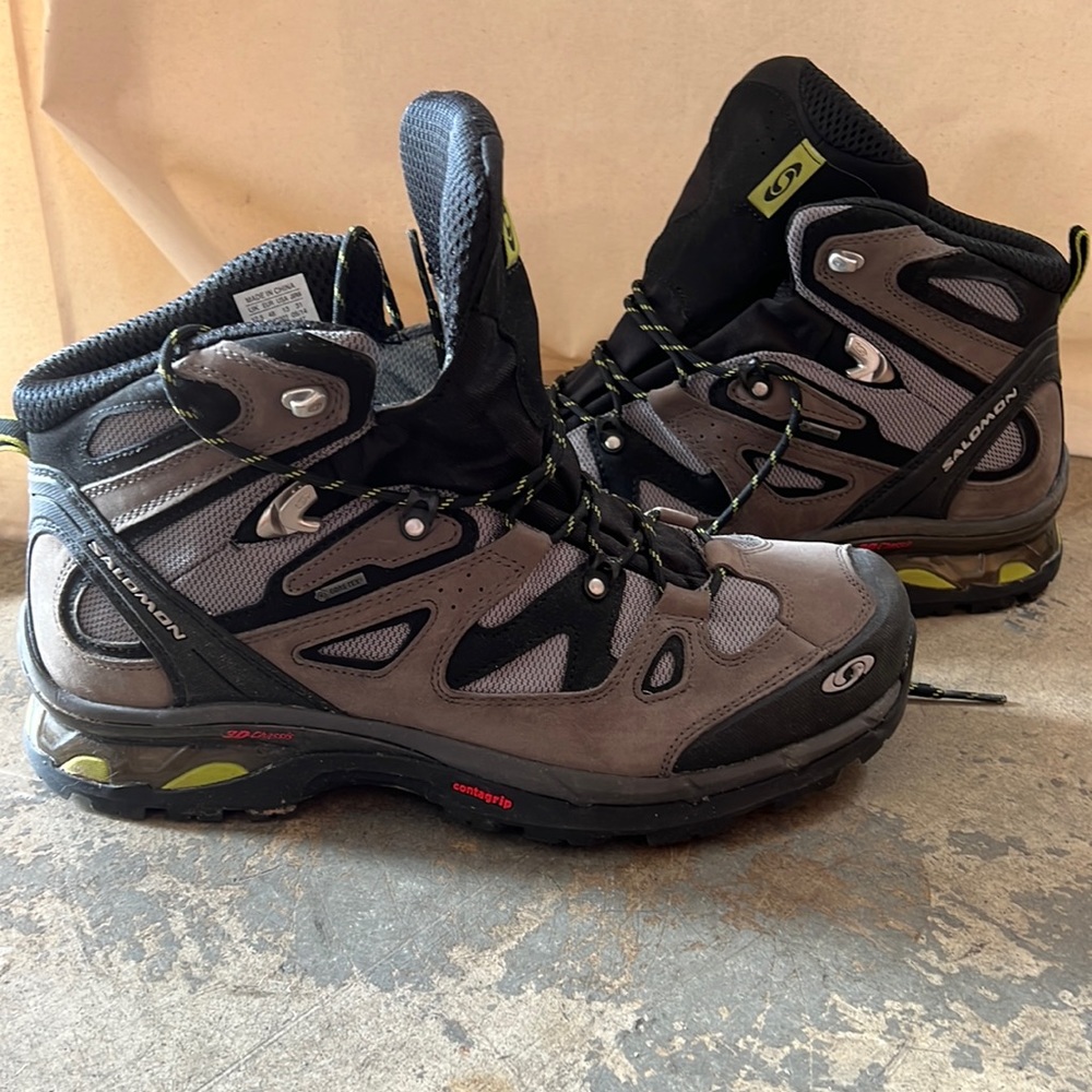 Men’s Salmon Hiking Boots size 13